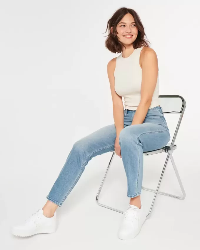 Curvy Ultra High Rise Mom-Jeans in mittlerer Waschung Curvy Ultra High Rise Mom-Jeans in mittlerer Waschung