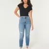Curvy Ultra High Rise zerrissene Mom-Jeans in mittlerer Waschung Curvy Ultra High Rise zerrissene Mom-Jeans in mittlerer Waschung