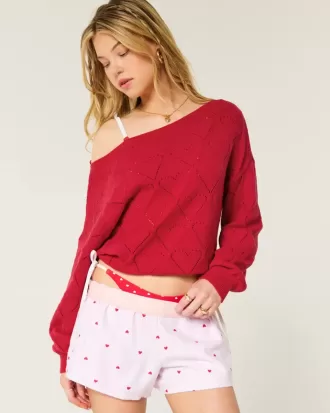 Einfacher schulterfreier Pullover mit Herzmuster