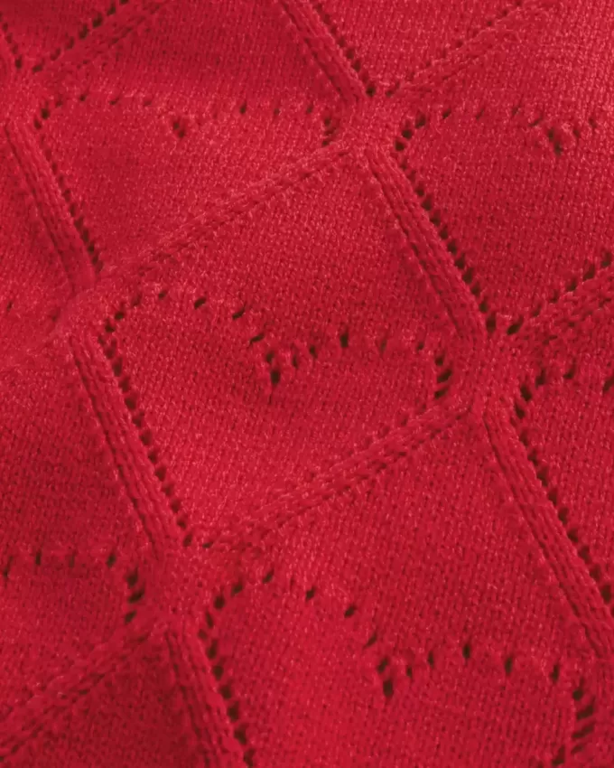Einfacher schulterfreier Pullover mit Herzmuster Einfacher schulterfreier Pullover mit Herzmuster