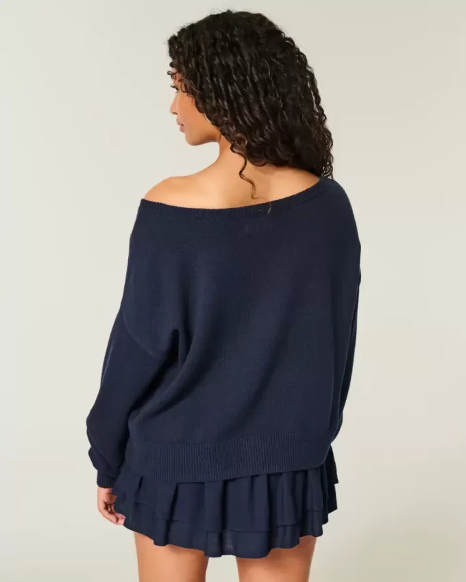 Einfacher schulterfreier Pullover mit Hundegrafik