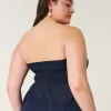 Einfaches trägerloses Top im Häkelstil aus Stoffmix Einfaches trägerloses Top im Häkelstil aus Stoffmix