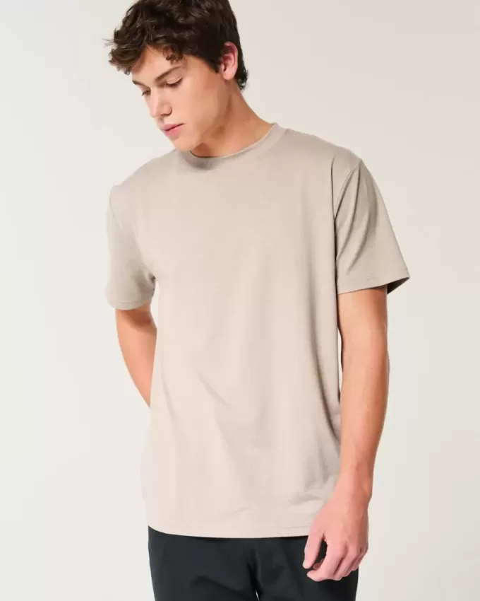 Entspanntes Stretch-T-Shirt mit Rundhalsausschnitt Entspanntes Stretch-T-Shirt mit Rundhalsausschnitt