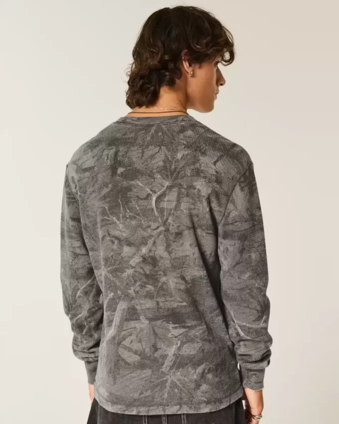 Entspanntes Thermo-Langarmshirt mit Rundhalsausschnitt und Camouflage-Muster Entspanntes Thermo-Langarmshirt mit Rundhalsausschnitt und Camouflage-Muster