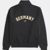 Fleece-Trainingsjacke mit Grafik zur FIFA-Weltmeisterschaft Deutschland 2006 Fleece-Trainingsjacke mit Grafik zur FIFA-Weltmeisterschaft Deutschland 2006