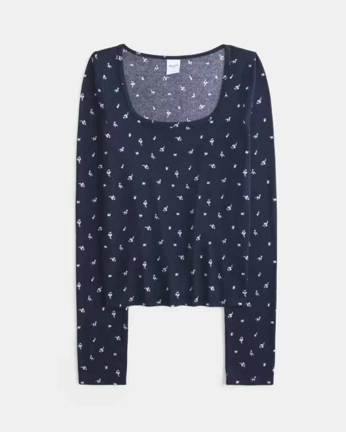 Gemütliches Pyjamaoberteil mit Blumenmuster Gemütliches Pyjamaoberteil mit Blumenmuster