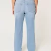 Gerade geschnittene Jeans mit hoher Taille und heller Waschung Gerade geschnittene Jeans mit hoher Taille und heller Waschung