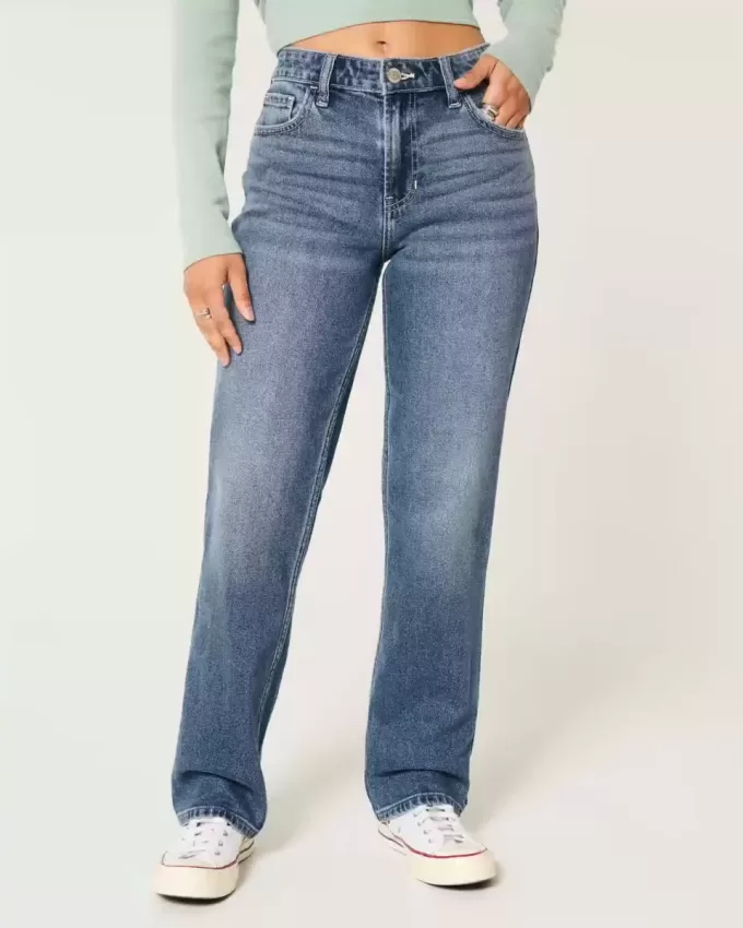 Gerade geschnittene Jeans mit hoher Taille und mittlerer Waschung Gerade geschnittene Jeans mit hoher Taille und mittlerer Waschung