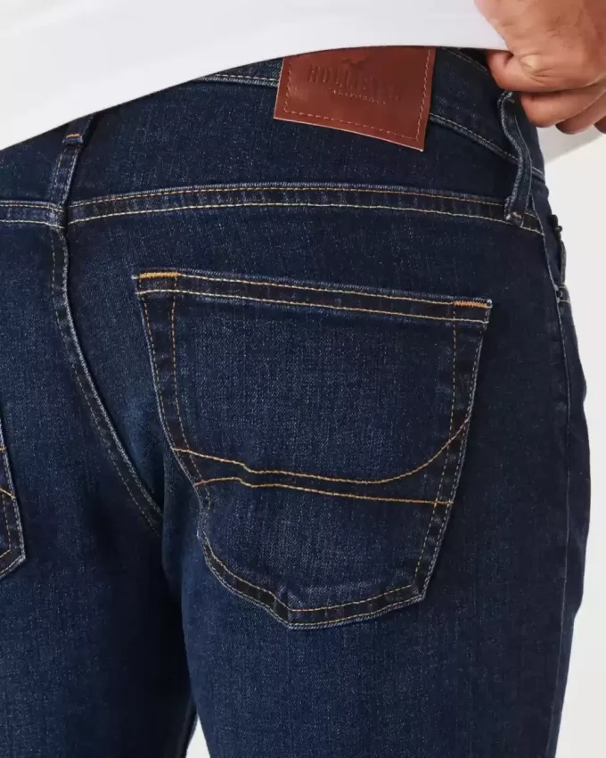 Gerade Jeans in dunkler Waschung