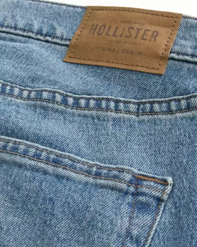 Gerade Jeans in mittlerer Waschung Gerade Jeans in mittlerer Waschung