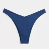Gerippte Cheekiest-Bikinihose mit hohem Beinausschnitt Gerippte Cheekiest-Bikinihose mit hohem Beinausschnitt