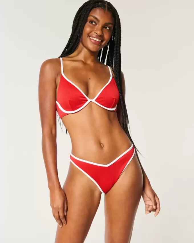 Gerippte Cheekiest-Bikinihose mit hohem Beinausschnitt und V-Taille Gerippte Cheekiest-Bikinihose mit hohem Beinausschnitt und V-Taille
