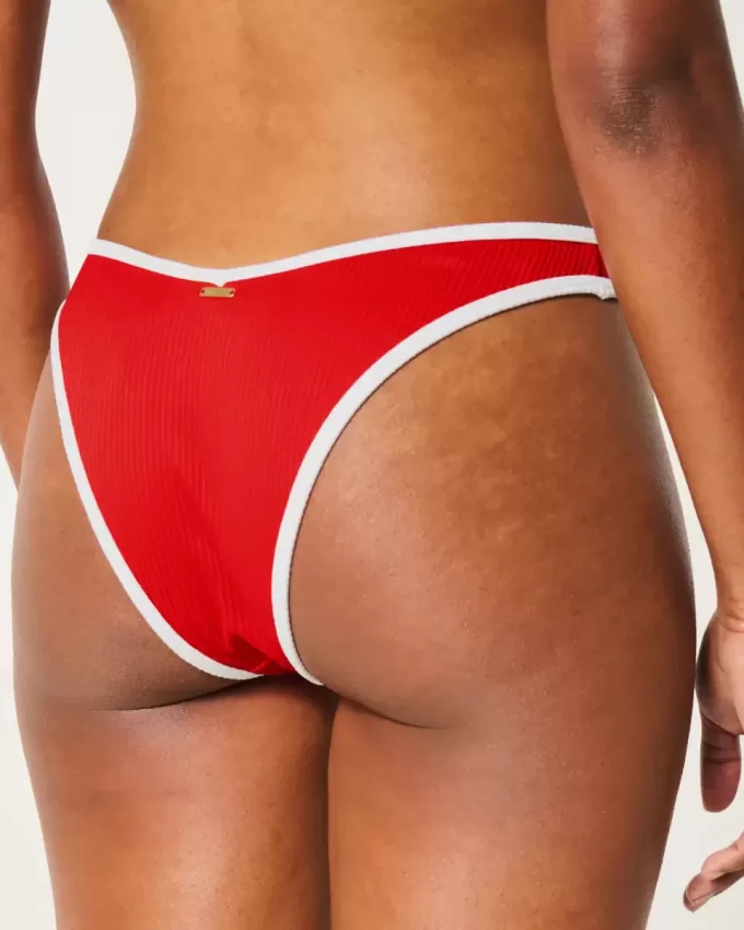 Gerippte Cheekiest-Bikinihose mit hohem Beinausschnitt und V-Taille Gerippte Cheekiest-Bikinihose mit hohem Beinausschnitt und V-Taille