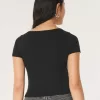 Geripptes Baby-T-Shirt mit eckigem Ausschnitt Geripptes Baby-T-Shirt mit eckigem Ausschnitt