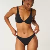 Geripptes Bikinihöschen Geripptes Bikinihöschen