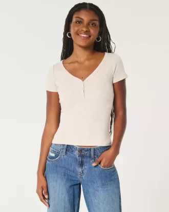 Geripptes Henley-Shirt mit kurzen Ärmeln und Symbol