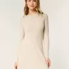 Geripptes Skater-Mini-Sweatkleid Geripptes Skater-Mini-Sweatkleid