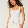 Geripptes Tanktop mit durchgehender Knopfleiste und quadratischem Ausschnitt Geripptes Tanktop mit durchgehender Knopfleiste und quadratischem Ausschnitt