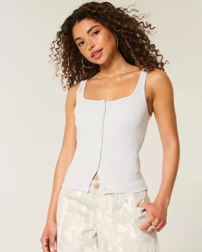 Geripptes Tanktop mit durchgehender Knopfleiste und quadratischem Ausschnitt Geripptes Tanktop mit durchgehender Knopfleiste und quadratischem Ausschnitt