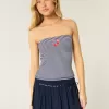 Geripptes, trägerloses Tube-Top mit Kirschstickerei Geripptes, trägerloses Tube-Top mit Kirschstickerei