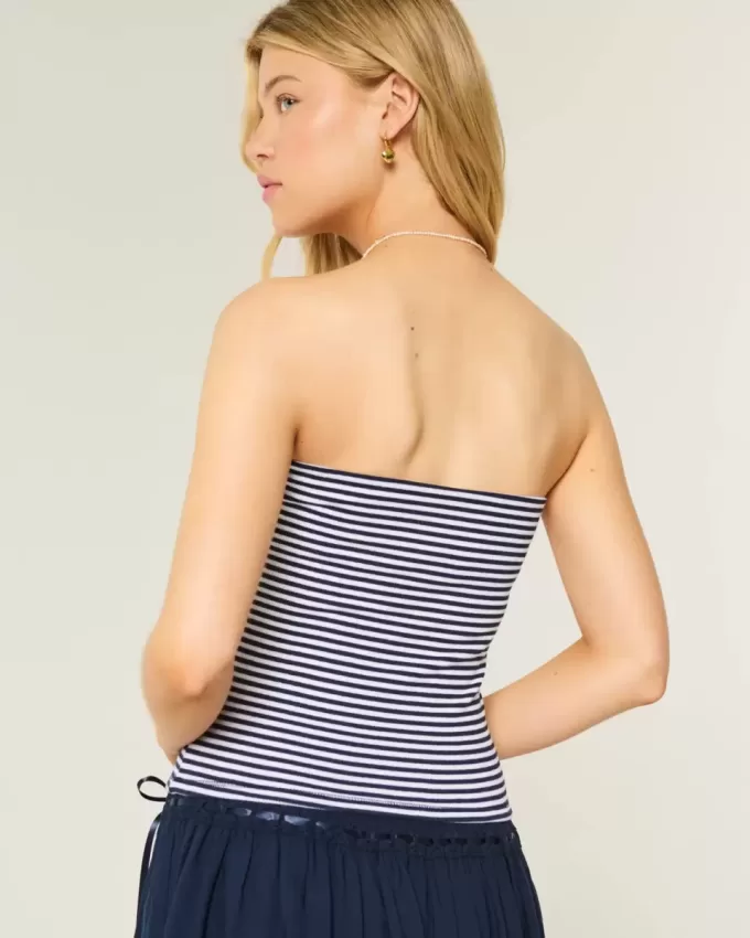 Geripptes, trägerloses Tube-Top mit Kirschstickerei Geripptes, trägerloses Tube-Top mit Kirschstickerei