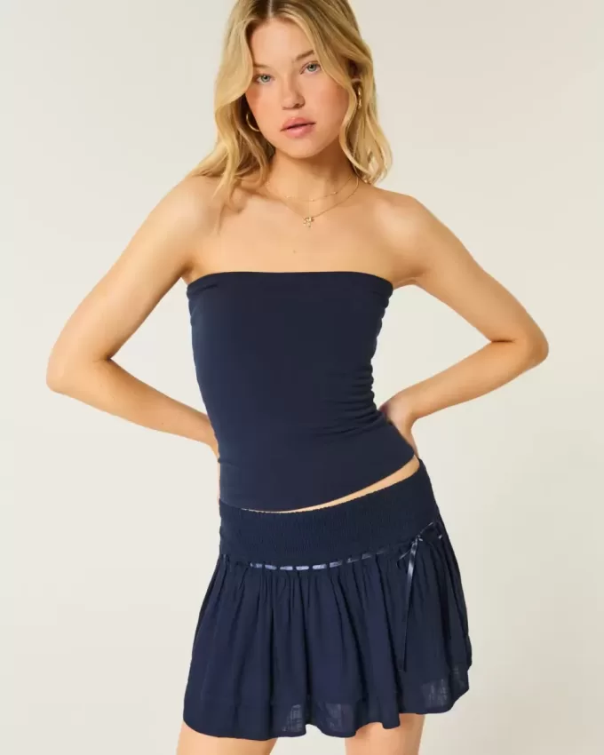 Gesmokter Mini-Skort mit Stufen Gesmokter Mini-Skort mit Stufen