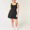 Gilly Hicks Active Cinch-Kleid Gilly Hicks Active Cinch-Kleid