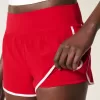 Gilly Hicks Active Laufshorts mit Zierstreifen Gilly Hicks Active Laufshorts mit Zierstreifen