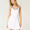 Gilly Hicks Active – Plissiertes Neckholder-Kleid Gilly Hicks Active – Plissiertes Neckholder-Kleid