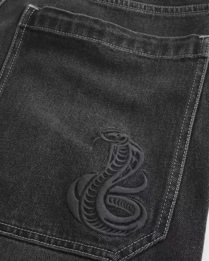 Halblange Skater-Baggy-Jeans in verwaschenem Schwarz Halblange Skater-Baggy-Jeans in verwaschenem Schwarz