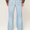 Hell gewaschene, legere Bootcut-Jeans Hell gewaschene, legere Bootcut-Jeans