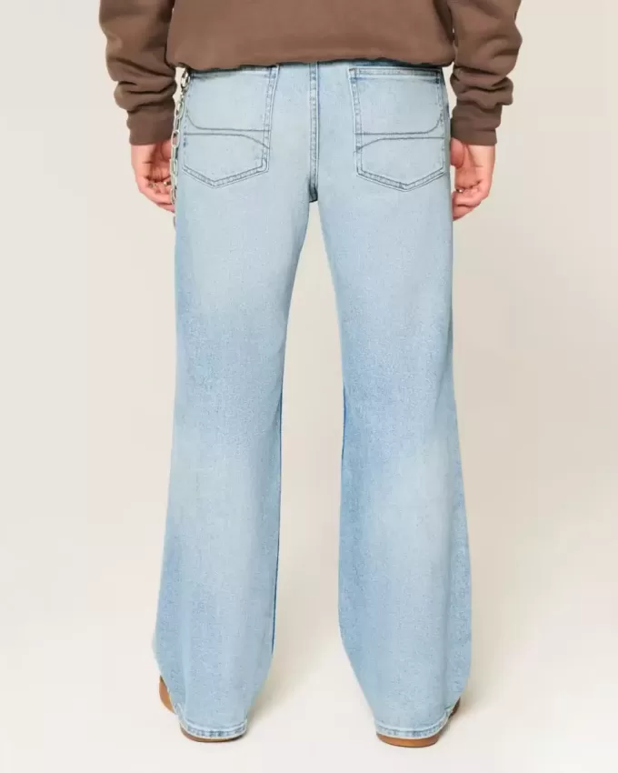 Hell gewaschene, legere Bootcut-Jeans Hell gewaschene, legere Bootcut-Jeans