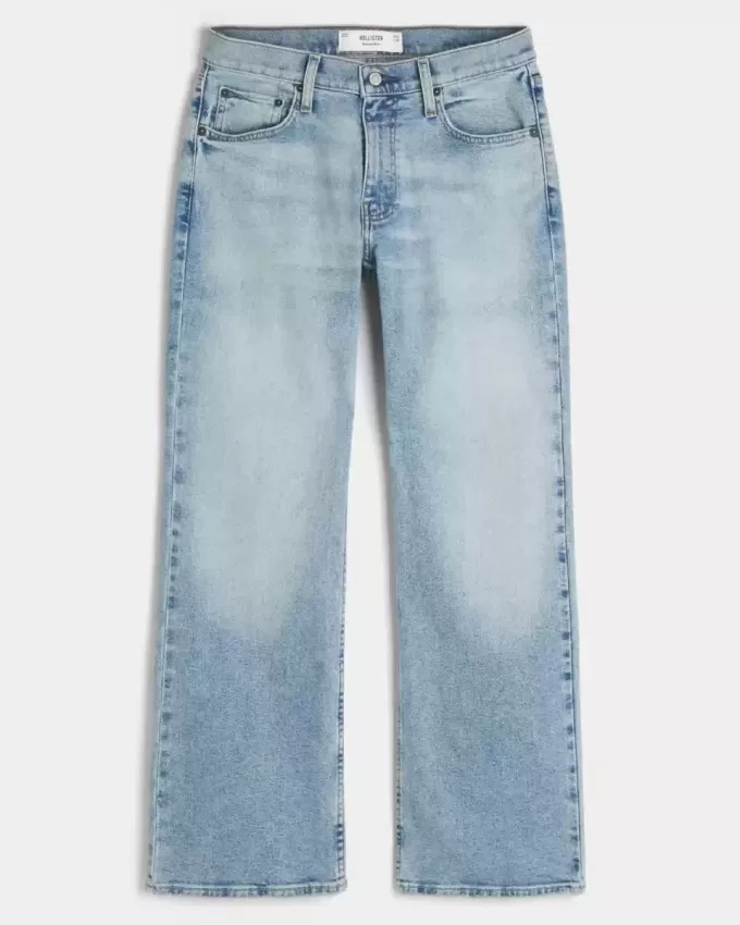 Hell gewaschene, legere Bootcut-Jeans Hell gewaschene, legere Bootcut-Jeans