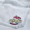 Hell verwaschene Super Baggy-Jeans mit New York-Grafik Hell verwaschene Super Baggy-Jeans mit New York-Grafik