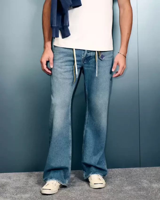 Hermosa – Lockere Bootcut-Jeans in mittlerer Waschung Hermosa – Lockere Bootcut-Jeans in mittlerer Waschung
