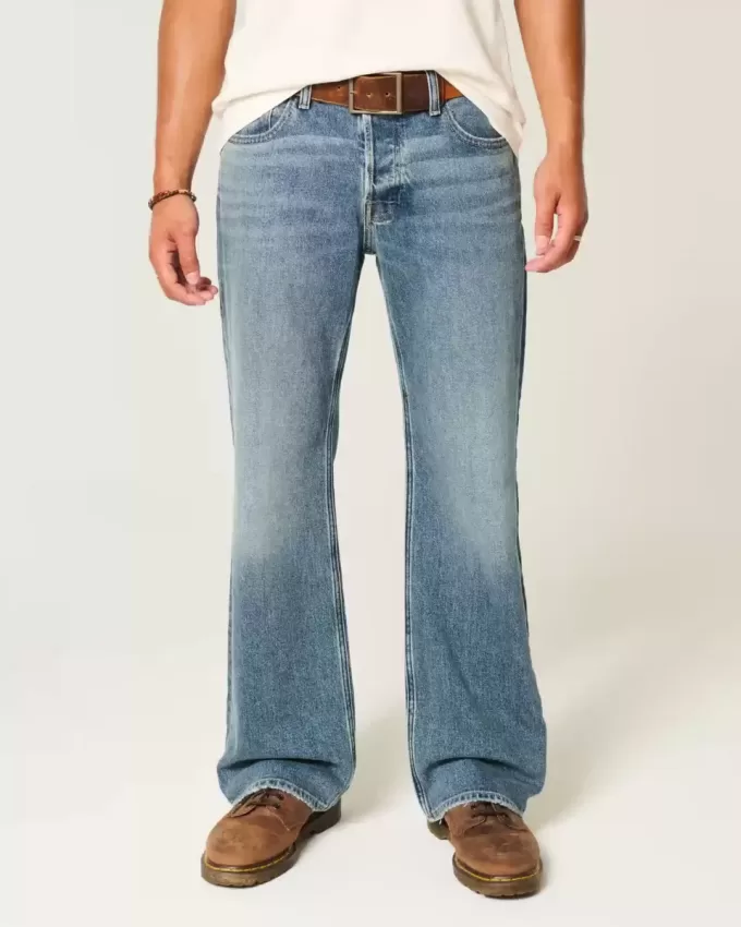 Hermosa – Lockere Bootcut-Jeans in mittlerer Waschung Hermosa – Lockere Bootcut-Jeans in mittlerer Waschung