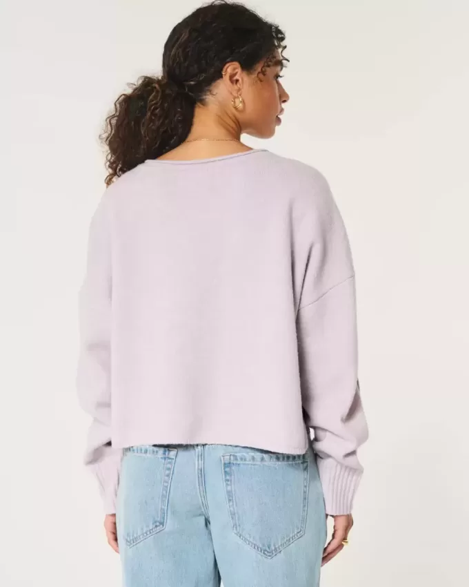 Hollister – Bequemer Cloud-Pullover mit kastigem Reverskragen Hollister – Bequemer Cloud-Pullover mit kastigem Reverskragen