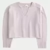 Hollister – Bequemer Cloud-Pullover mit kastigem Reverskragen Hollister – Bequemer Cloud-Pullover mit kastigem Reverskragen