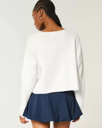 Hollister – Bequemer Pullover mit Wolkengrafik und Kerbkragen