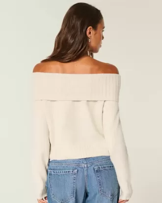 Hollister – Bequemer, schulterfreier Pullover mit Umschlag in Cloud Hollister – Bequemer, schulterfreier Pullover mit Umschlag in Cloud