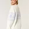 Hollister – Comfy Cloud – Rundhalspullover mit Teddybär-Grafik Hollister – Comfy Cloud – Rundhalspullover mit Teddybär-Grafik