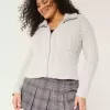Hollister – Comfy Cloud – Zopfmusterpullover mit Reißverschluss Hollister – Comfy Cloud – Zopfmusterpullover mit Reißverschluss