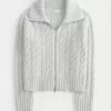 Hollister – Comfy Cloud – Zopfmusterpullover mit Reißverschluss Hollister – Comfy Cloud – Zopfmusterpullover mit Reißverschluss