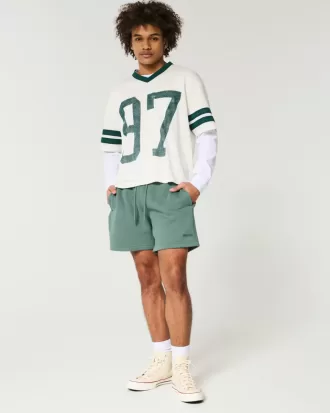 Hollister – Feel Good – Lockere Shorts aus Fleece bis zur Mitte des Oberschenkels