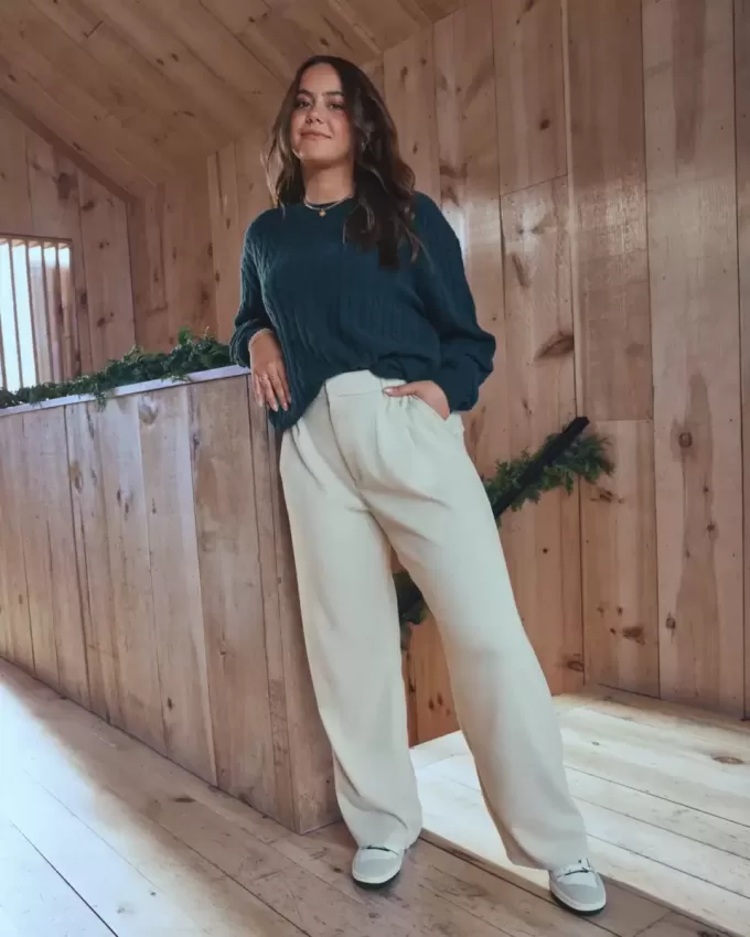 Hollister – Livvy – Hose mit ultrahohem Bund und weitem Bein Hollister – Livvy – Hose mit ultrahohem Bund und weitem Bein