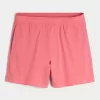 Hybrid-Aktivshorts bis zur Mitte des Oberschenkels Hybrid-Aktivshorts bis zur Mitte des Oberschenkels