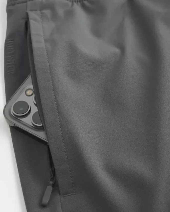 Hybrid-Aktivshorts bis zur Mitte des Oberschenkels Hybrid-Aktivshorts bis zur Mitte des Oberschenkels