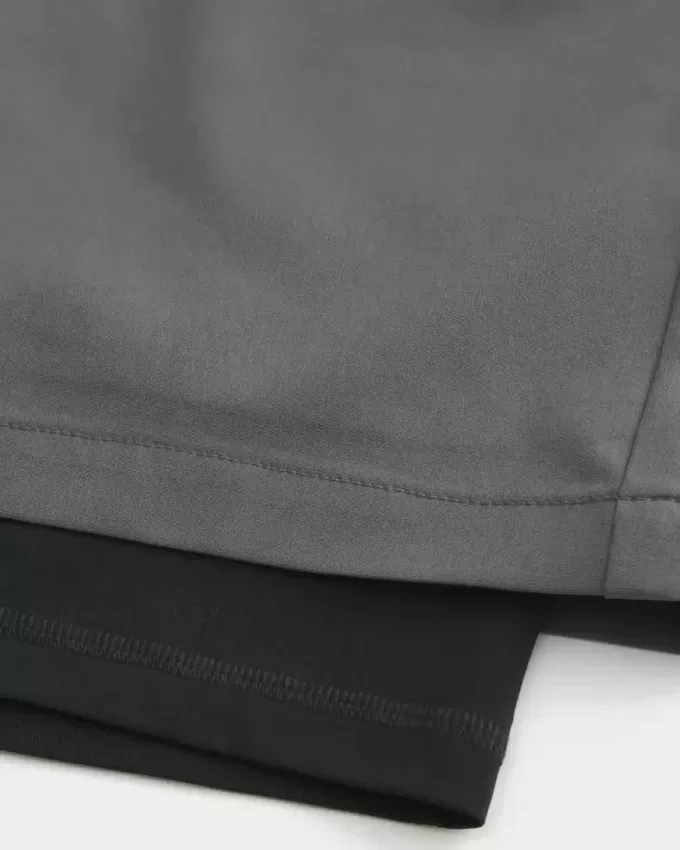 Hybrid-Aktivshorts bis zur Mitte des Oberschenkels Hybrid-Aktivshorts bis zur Mitte des Oberschenkels