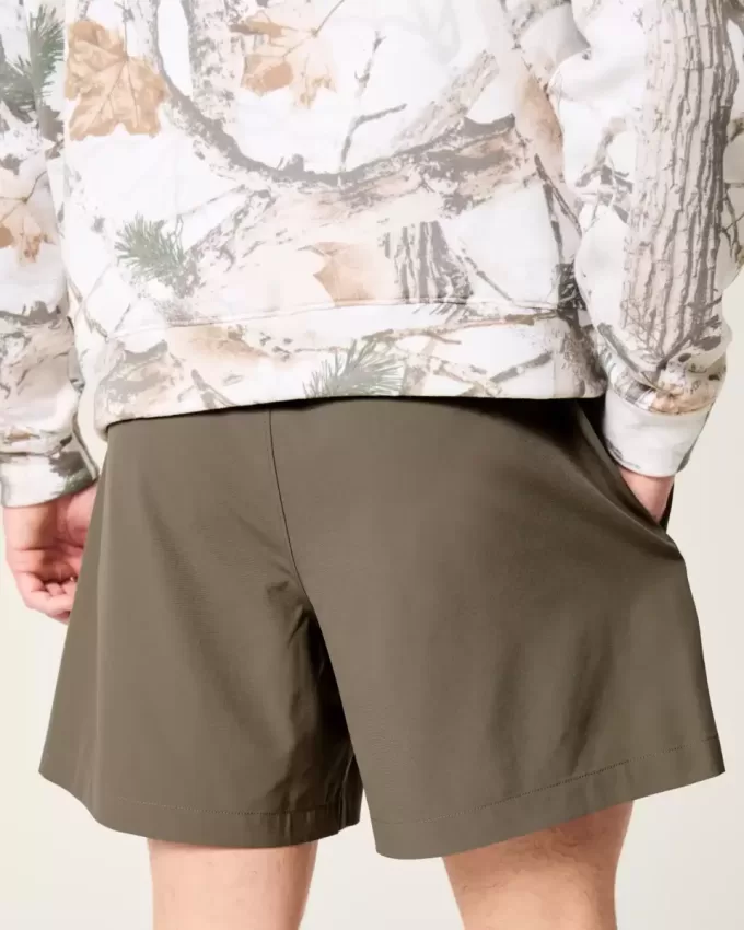 Hybrid-Aktivshorts bis zur Mitte des Oberschenkels Hybrid-Aktivshorts bis zur Mitte des Oberschenkels