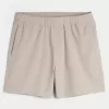 Hybrid-Aktivshorts bis zur Mitte des Oberschenkels Hybrid-Aktivshorts bis zur Mitte des Oberschenkels